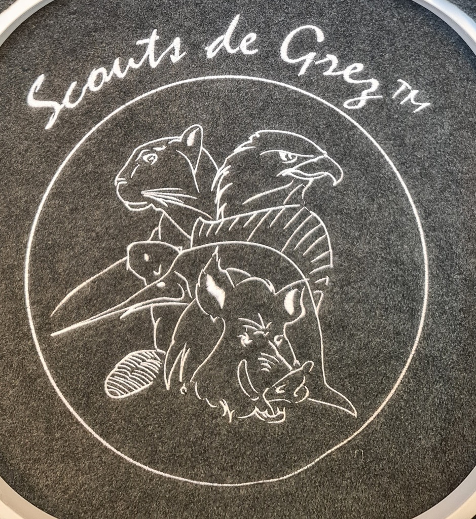 Broderie Totem (& Kali) sur pocket et Logo dans le dos